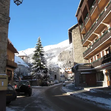 4 Pieces, 6 Pers, Balcon Sud-ouest, Centre Valloire, Proche Pistes Et Commerces - Fr-1-263-361 Valloire