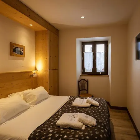 4 Pieces, 6 Pers, Balcon Sud-ouest, Centre Valloire, Proche Pistes Et Commerces - Fr-1-263-361 *